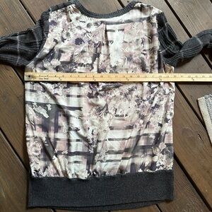 Simply Vera Vera Wang Charcoal Silver Metallic and Cream Floral Sweater, Large